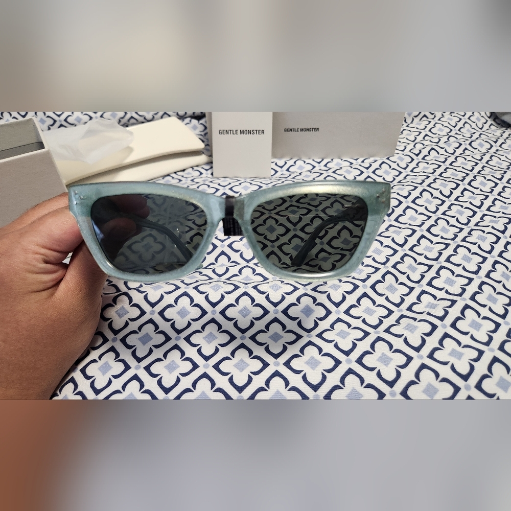 Gentle Monster Green Sunglasses - Picture 2 of 7